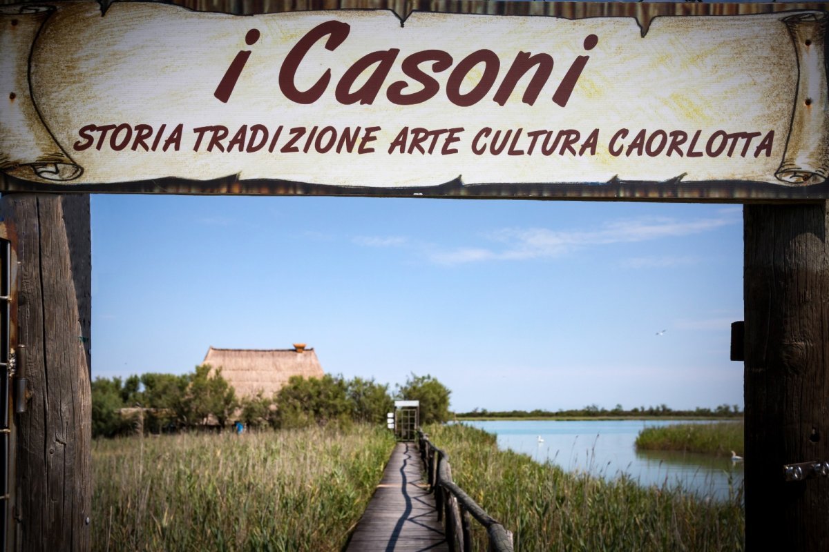 Percorso casoni a piedi con guida