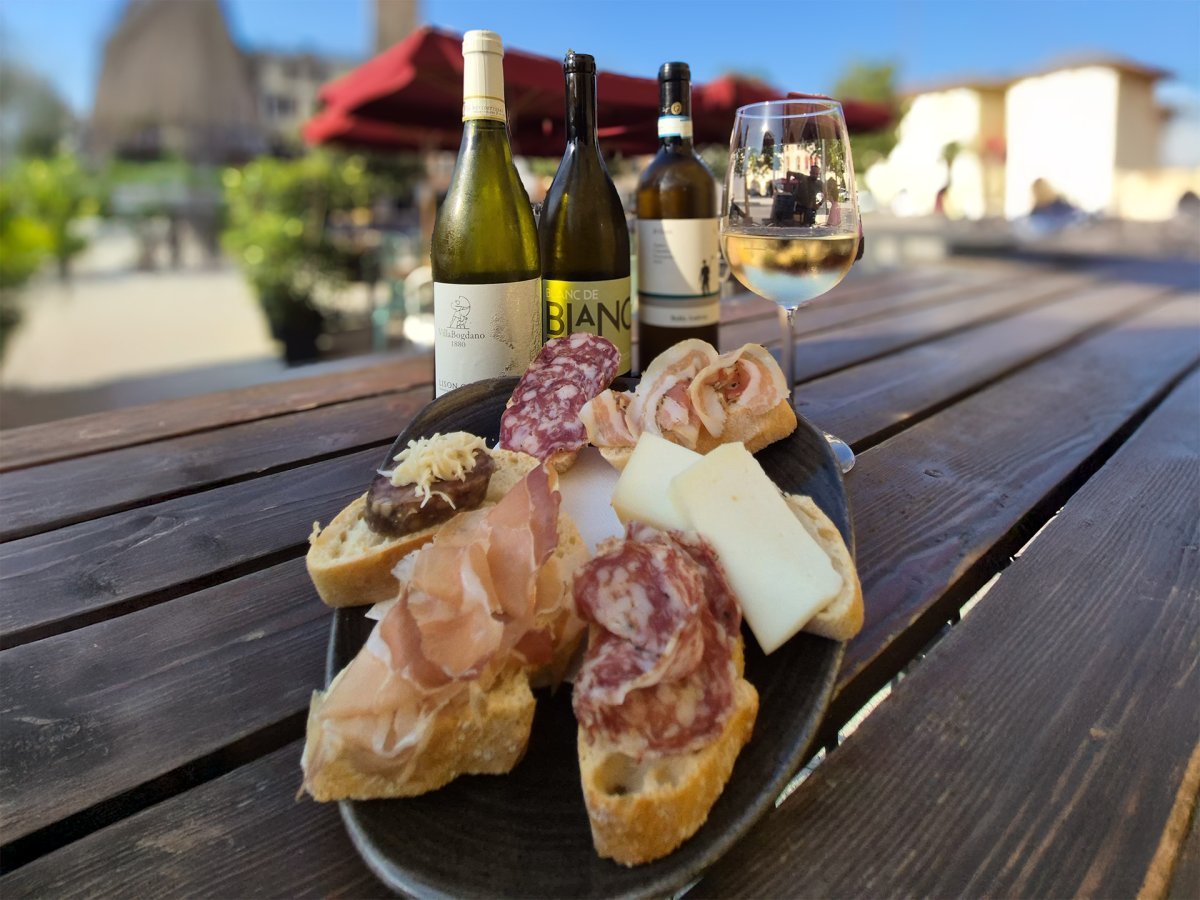 Spritz, vini e cicchetti: l'aperitivo veneziano a Portogruaro